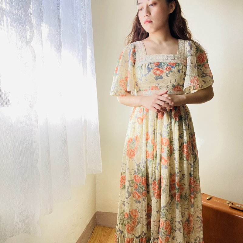 玫瑰花園方領高腰洋裝-2