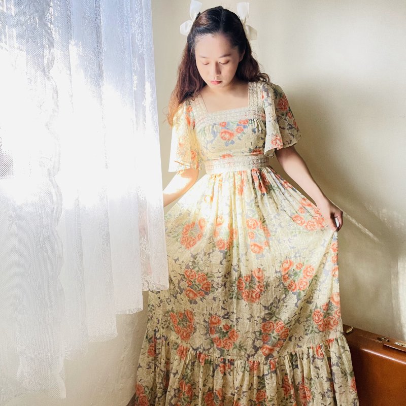 玫瑰花園方領高腰洋裝-3