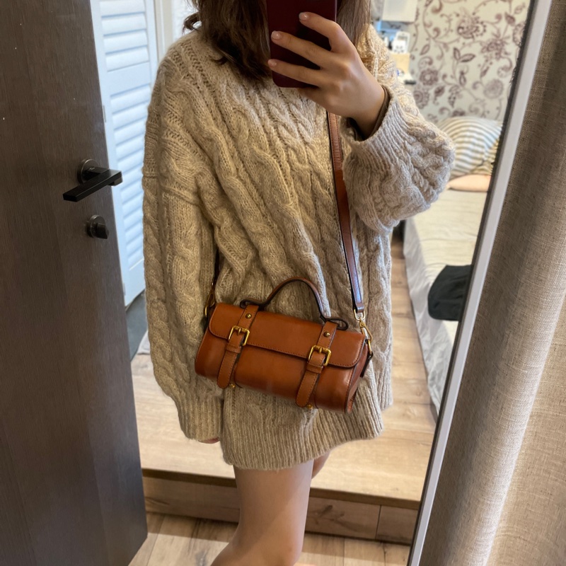 台灣製真皮包包 瑕疵有附照片-0