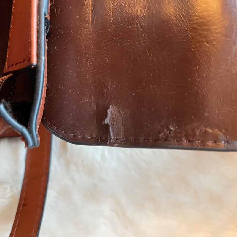 台灣製真皮包包 瑕疵有附照片-6