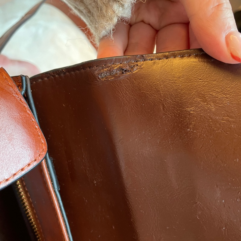 台灣製真皮包包 瑕疵有附照片-7
