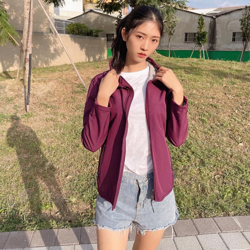 #GIORDANO佐丹奴的高機能胸前刺繡連帽外套-1