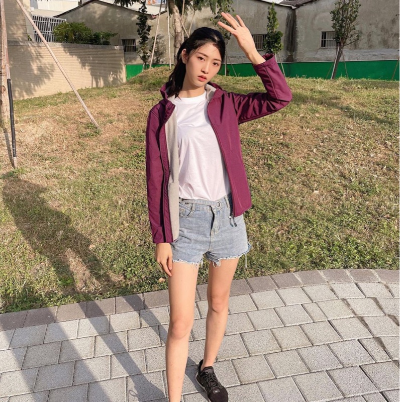 #GIORDANO佐丹奴的高機能胸前刺繡連帽外套-2