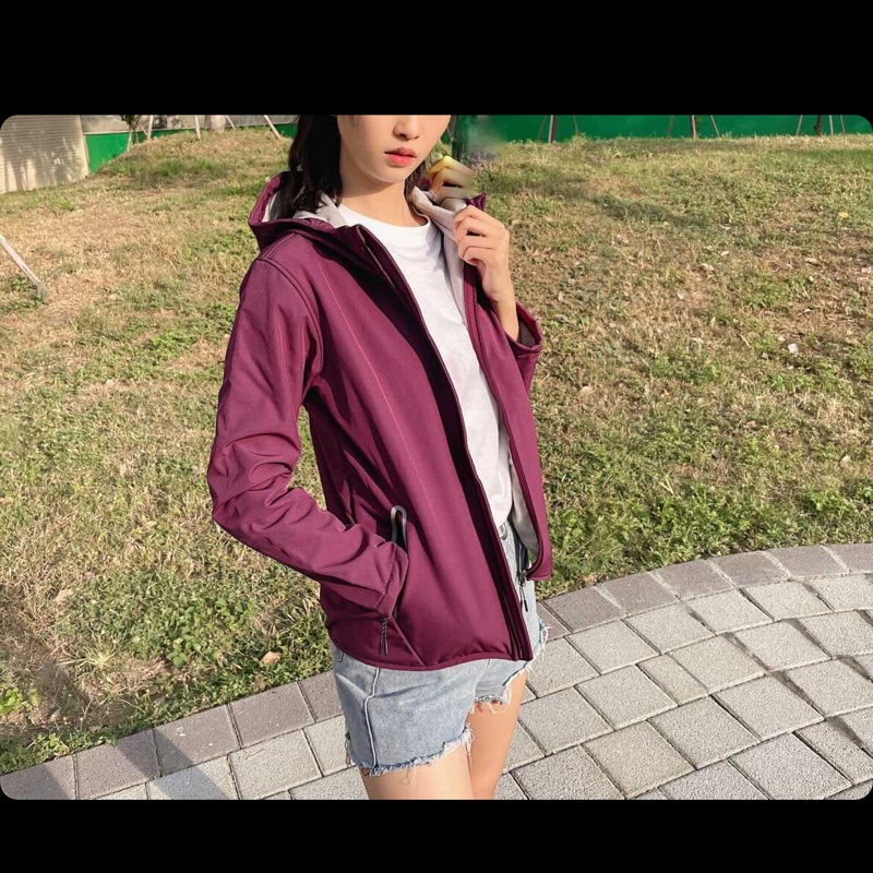 #GIORDANO佐丹奴的高機能胸前刺繡連帽外套-4