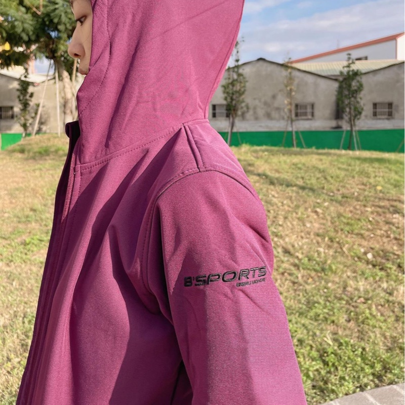 #GIORDANO佐丹奴的高機能胸前刺繡連帽外套-5