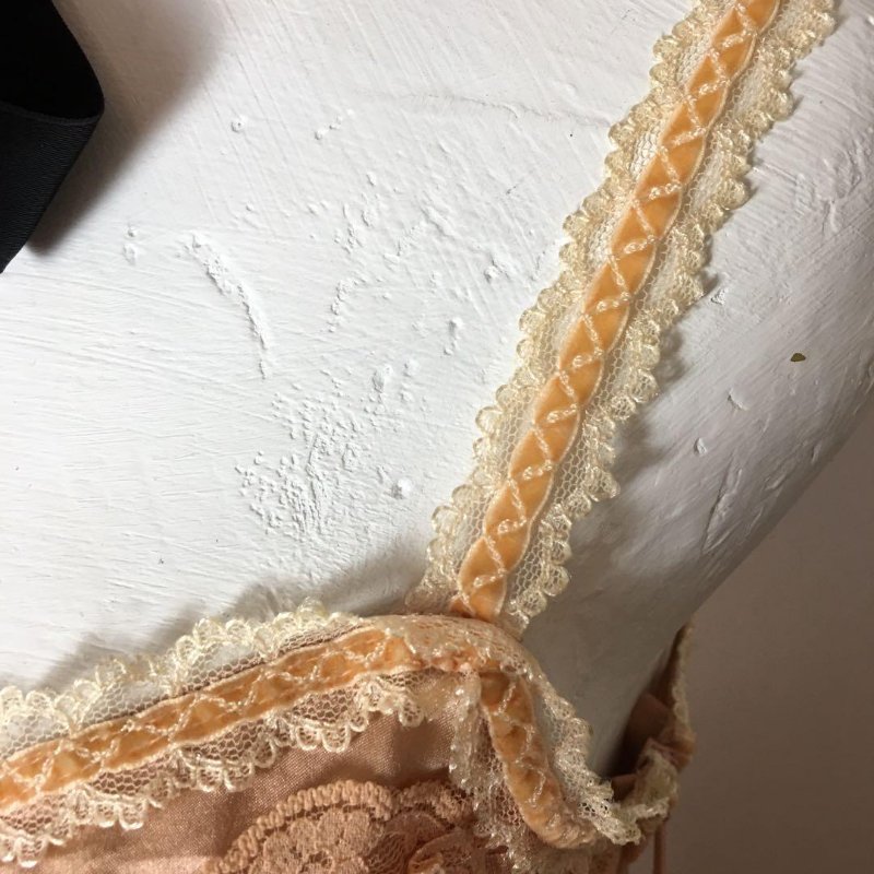 【春姍古著】201-設計師品牌 Robyn Hung 洪英妮 細緻 蕾絲款 細肩帶/裙子合售 M號-6