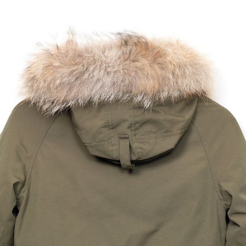 【Tammy私服】Canada Goose 軍綠色羽絨衣-3