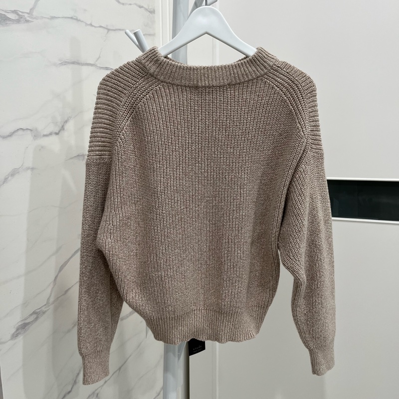 Uniqlo奶茶色針織上衣-2