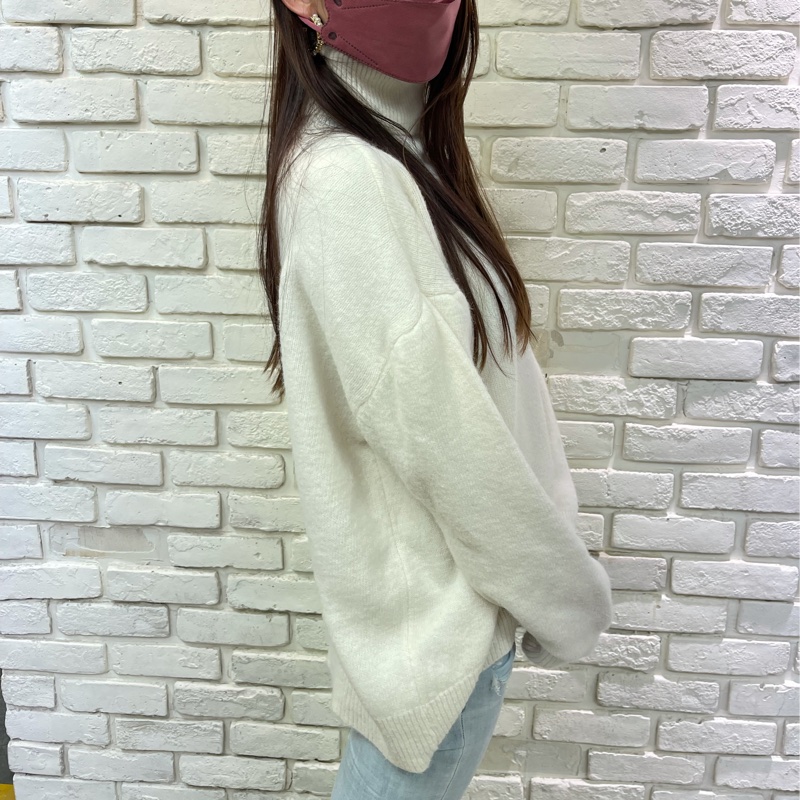 白色高領毛衣-1