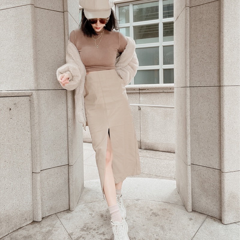 長腿小姊姊高腰質感奶茶色皮裙-2