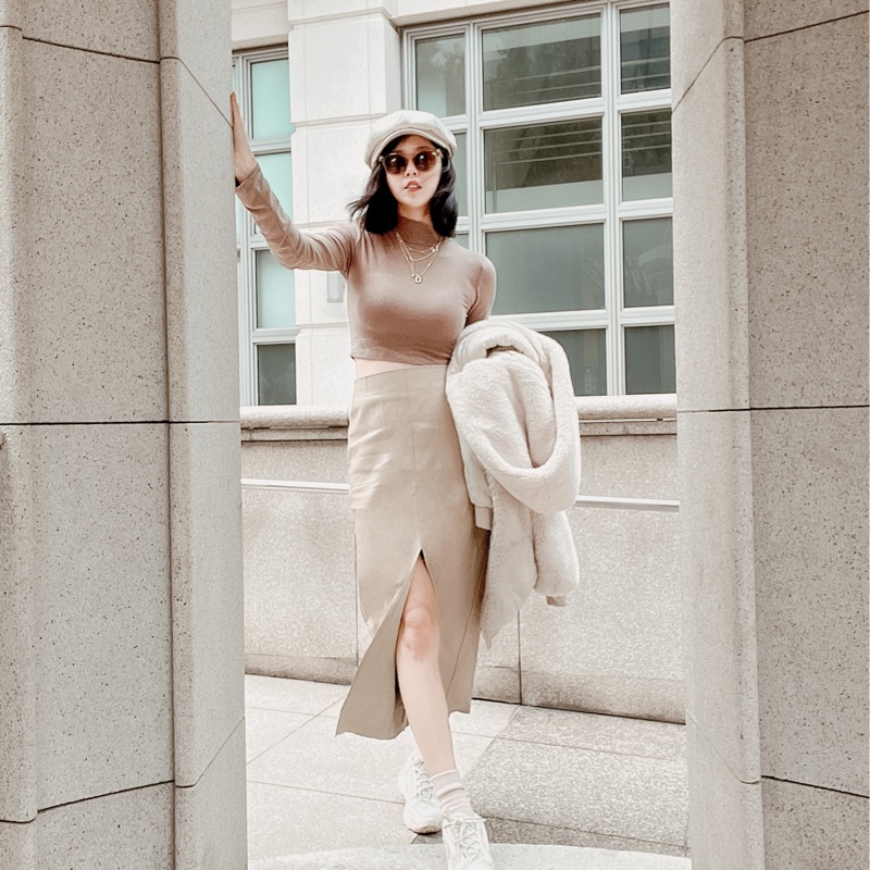 長腿小姊姊高腰質感奶茶色皮裙-5