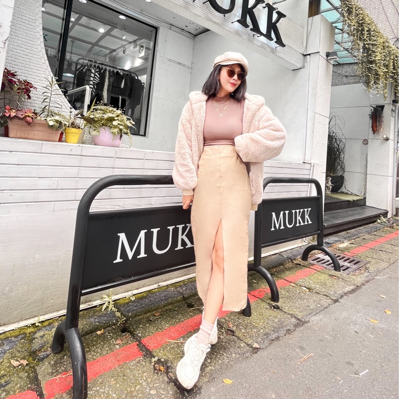 長腿小姊姊高腰質感奶茶色皮裙-8