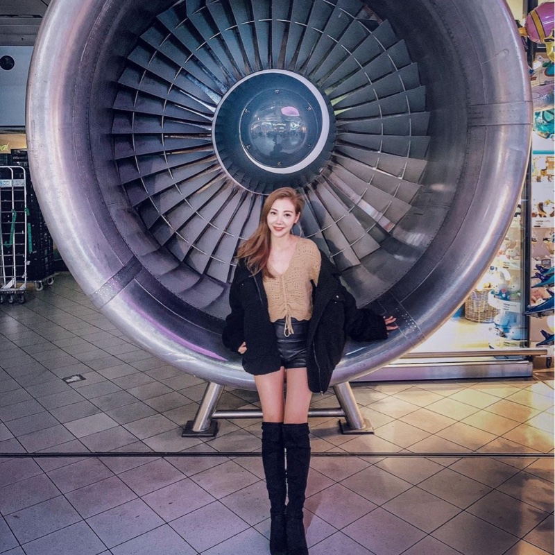 正韓 卡其抽繩洞洞針織毛衣-5