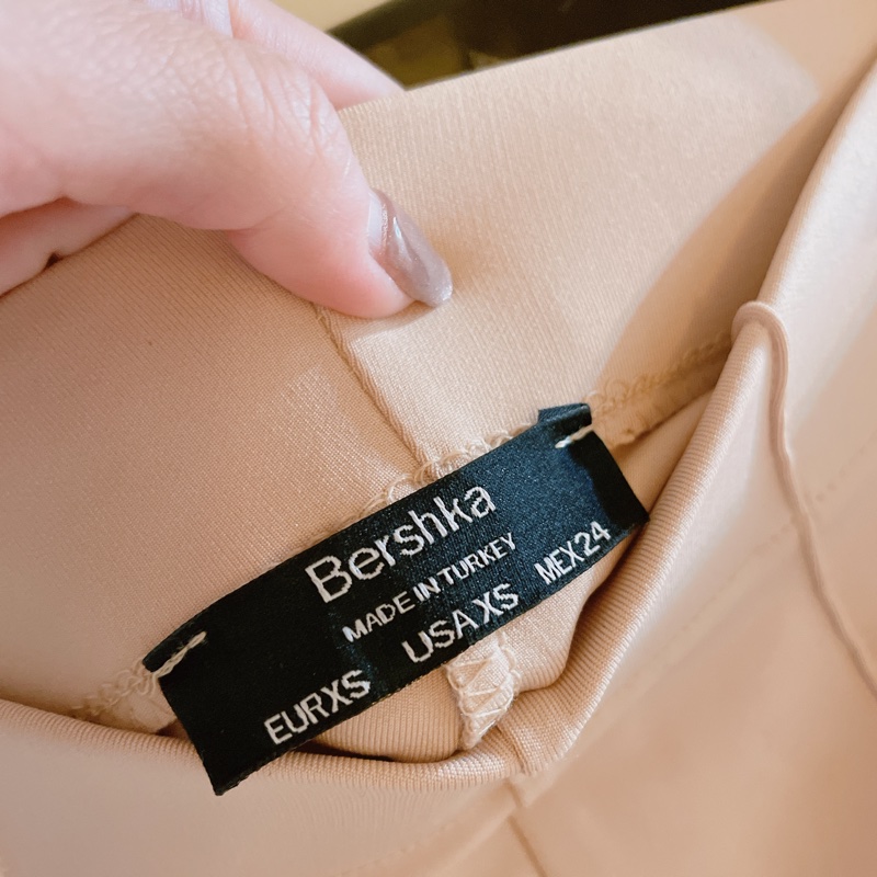 Bershka米膚色緊身七分褲-2