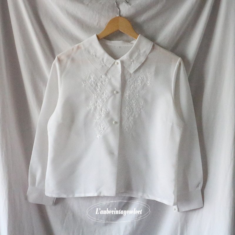 𝑳’𝒂𝒖𝒃𝒆; 菱格刺繡雕花古典襯衫-6