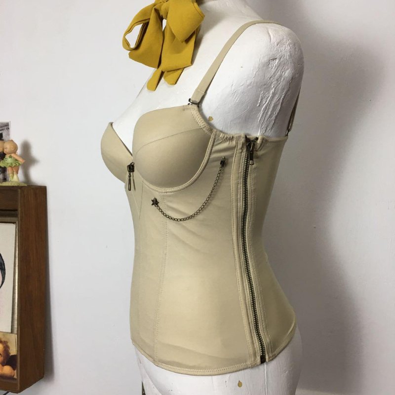 【春姍古著】187-瑪登瑪朵 S號 奶茶色馬甲 搖滾風-1