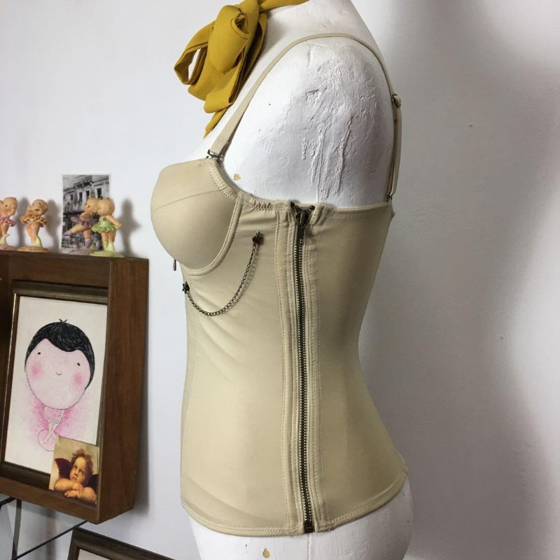 【春姍古著】187-瑪登瑪朵 S號 奶茶色馬甲 搖滾風-2