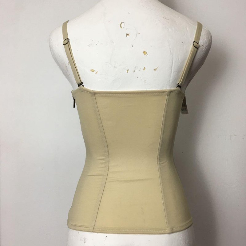 【春姍古著】187-瑪登瑪朵 S號 奶茶色馬甲 搖滾風-3