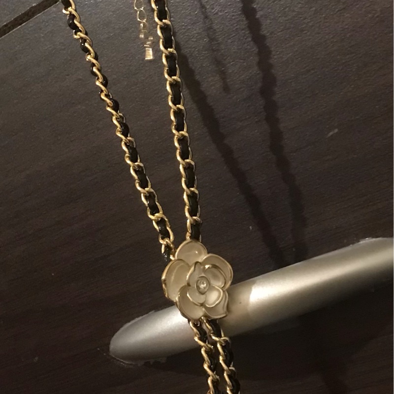 漂亮皮穿繩頸鏈-1