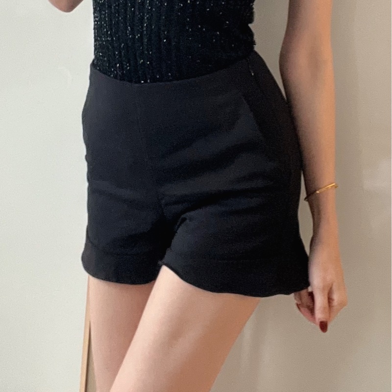 ZARA 小荷葉邊高腰黑色短褲-0