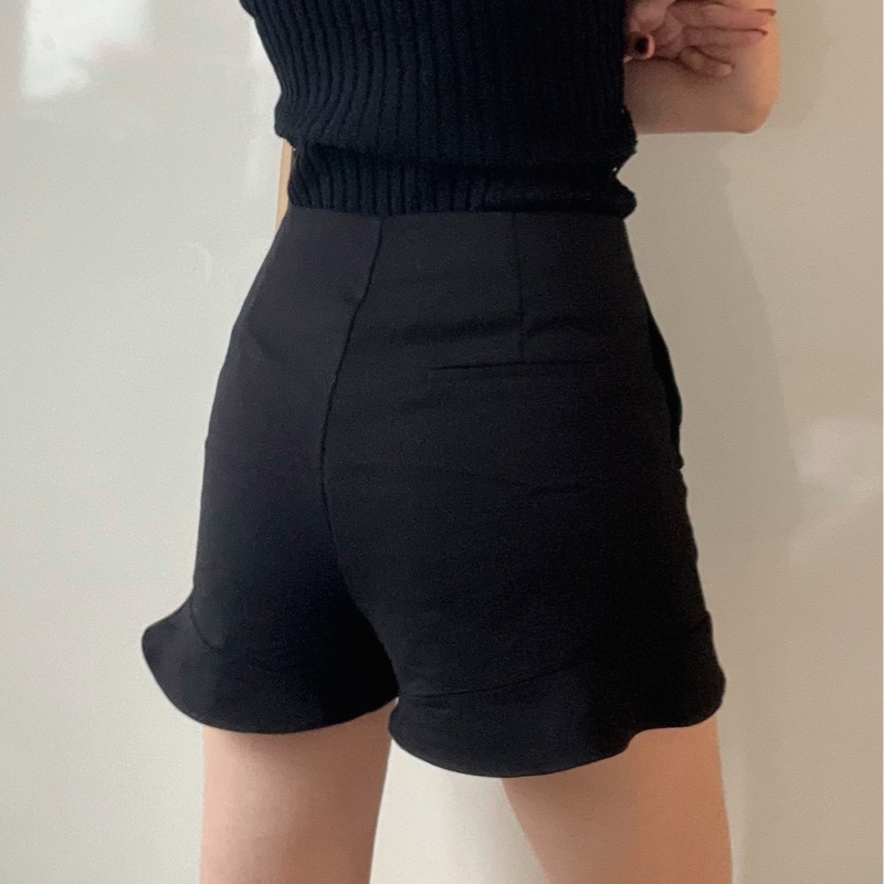 ZARA 小荷葉邊高腰黑色短褲-1