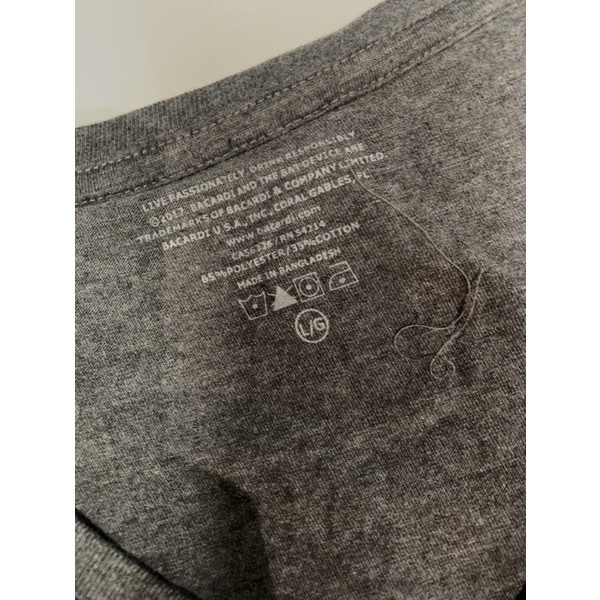 BACARDI 百加得🇨🇦|紅蝙蝠V領灰色短T🦇-2