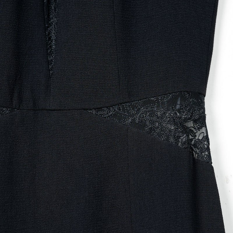 【洪曉蕾私服】黑色蕾絲雕花腰間簍空長洋裝-1