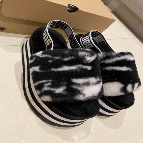 UGG 大理石毛毛拖涼鞋