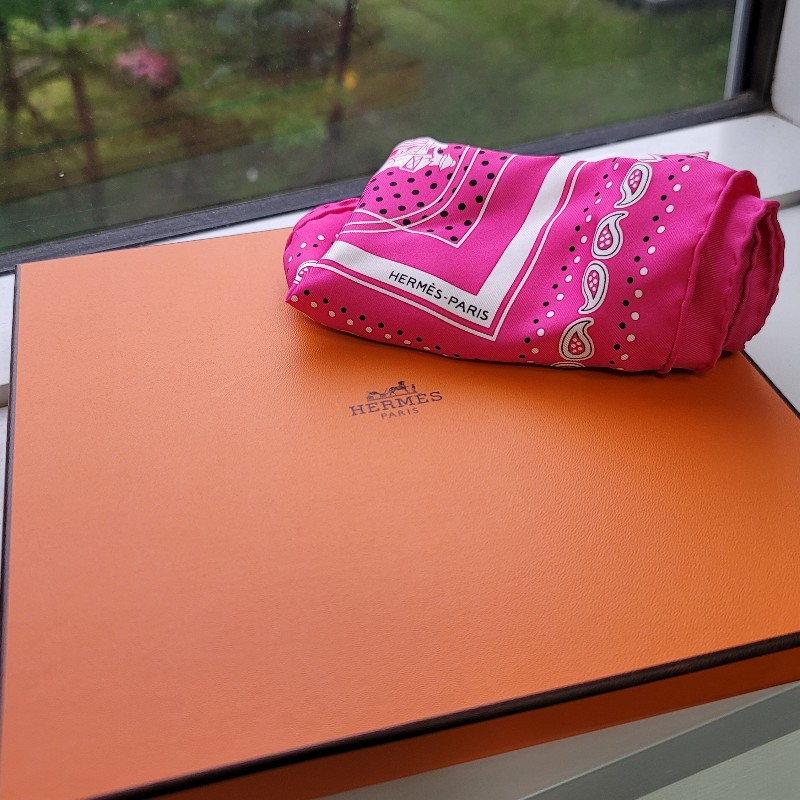 Hermes愛馬仕70×70方形絲巾（100%真絲）-0