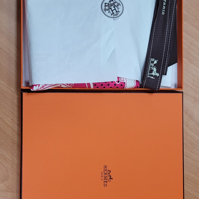 Hermes愛馬仕70×70方形絲巾（100%真絲）-6