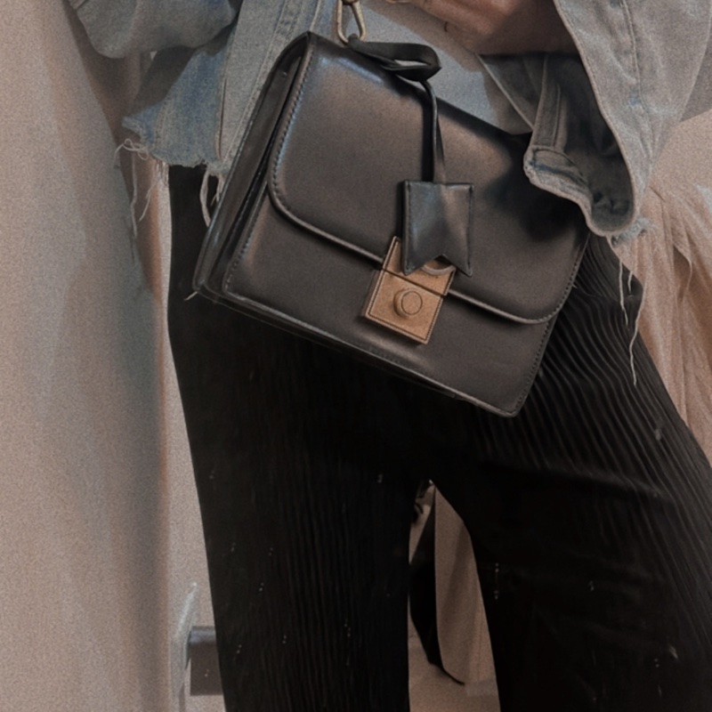 Charles & Keith 小ck經典吊牌風琴包-0