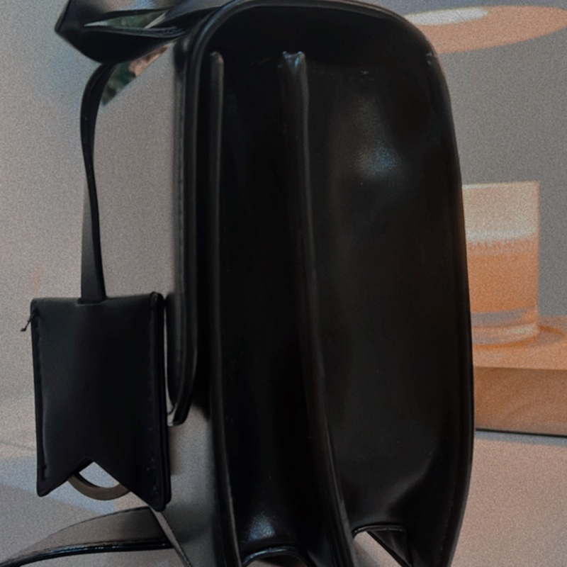 Charles & Keith 小ck經典吊牌風琴包-6