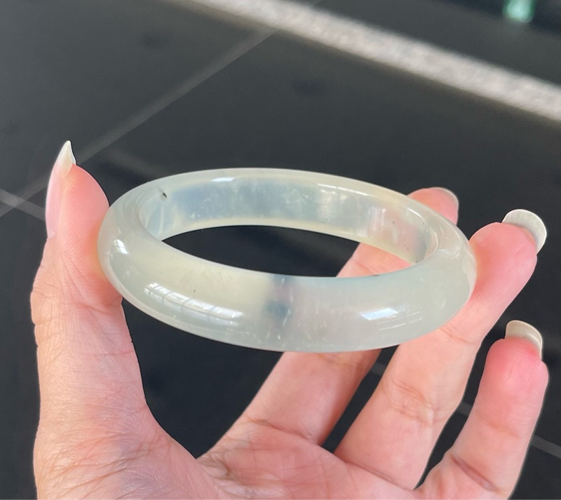 Z02現貨🌸天然岫玉手鐲/白冰灑墨起螢光/圈口58.1-0