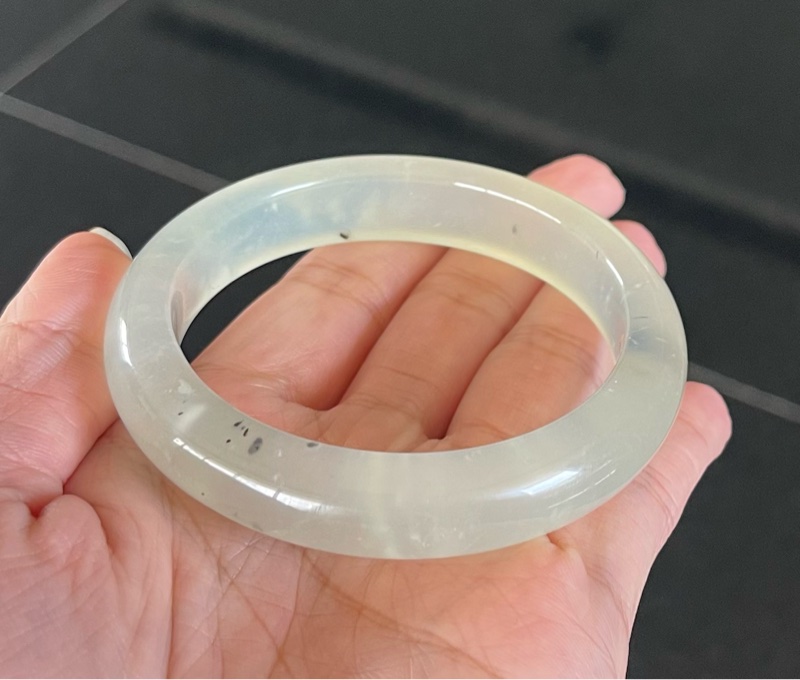 Z02現貨🌸天然岫玉手鐲/白冰灑墨起螢光/圈口58.1-5