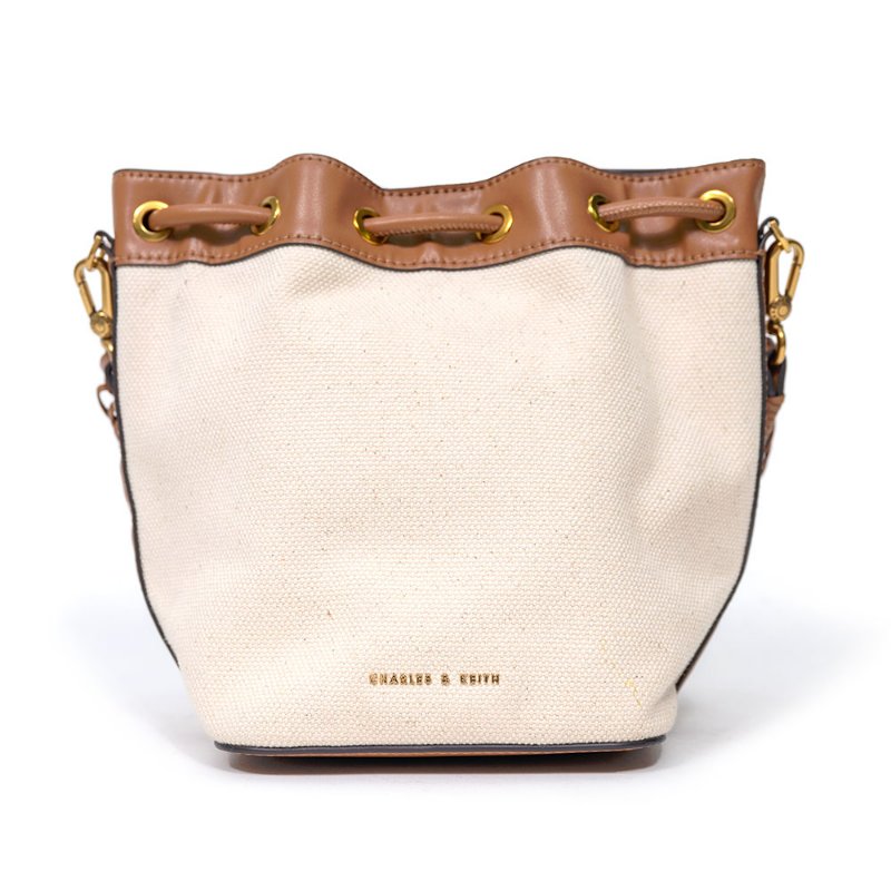 【張若妤私服】CHARLES & KEITH 編織提把帆布水桶包-0