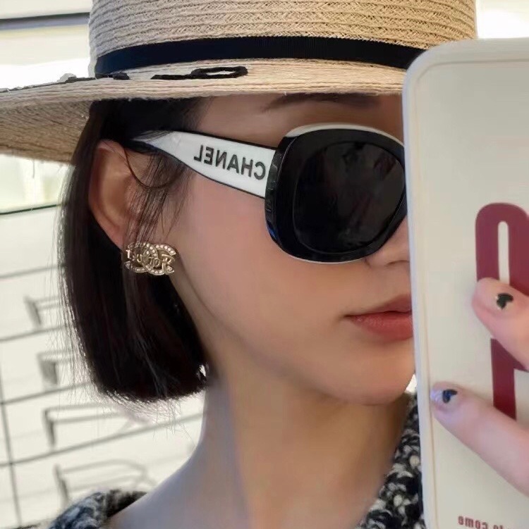 Chanel香奈兒新款同款太陽眼鏡墨鏡黑白拼色熊貓字母logo白色2022走秀-5
