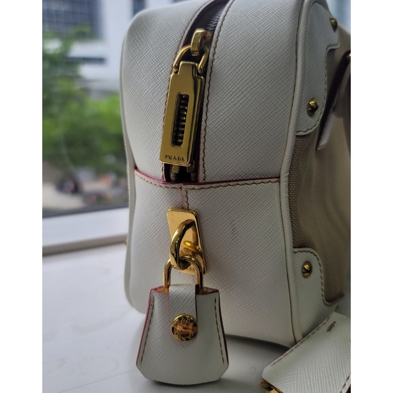 [正品名牌包 ] PRADA 經典三角浮雕LOGO手提包-7