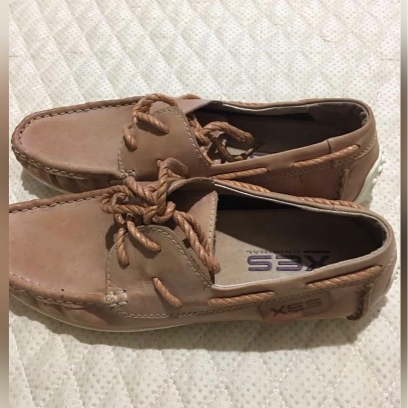 XES近全新女款休閒鞋-0