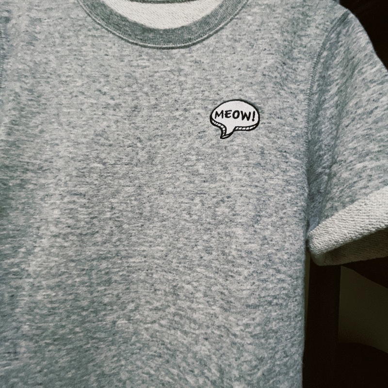韓系石灰款 MEOW!刺繡 小短版上衣-2