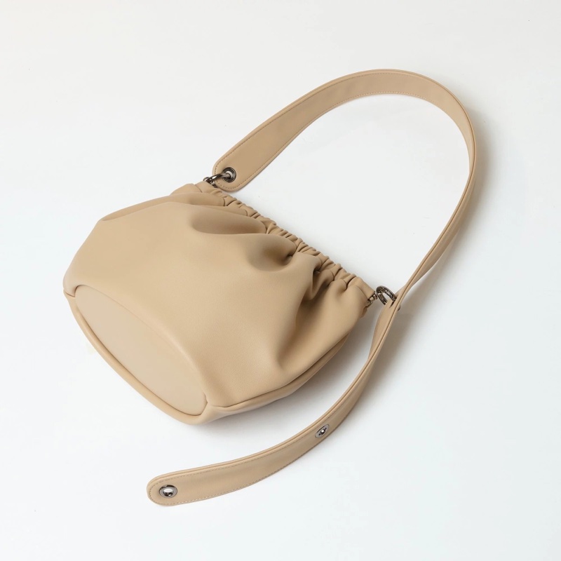 韓國SAMO ONDOH egg bag(soymilk M)側背包-5