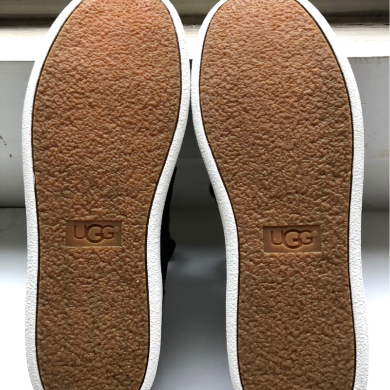 UGG麂皮黑色休閒鞋(全新附鞋盒)-3