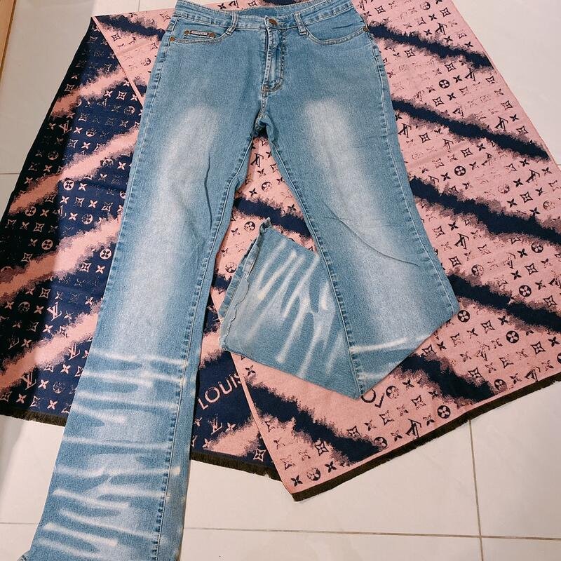 Standard藍色牛仔喇叭褲 UF966-0