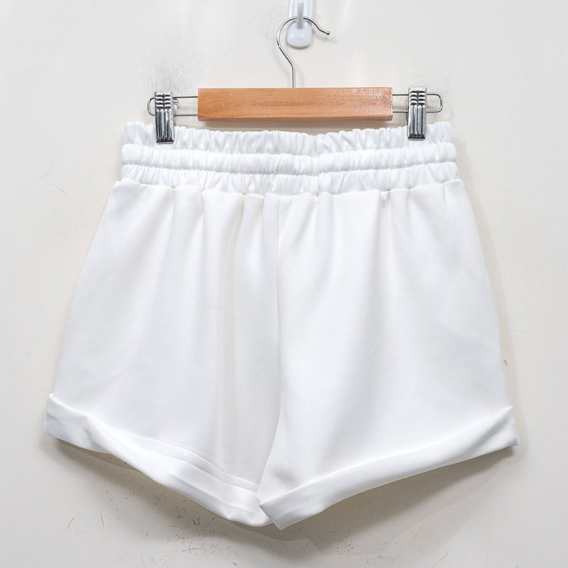 【王以甯 Ines 私服】Scrappy koko 白色短版上衣 + 鬆緊短褲-5