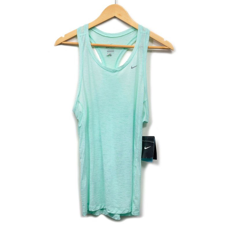 【王以甯 Ines 私服】MCASHA 綠色挖背小背心 + Nike 綠色透膚背心-5