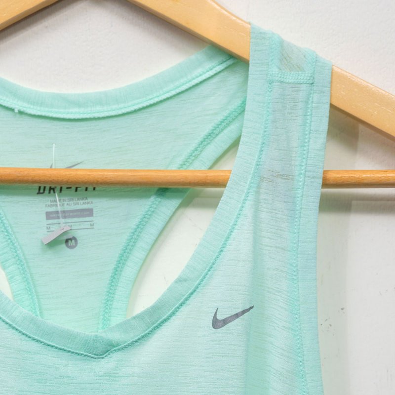 【王以甯 Ines 私服】MCASHA 綠色挖背小背心 + Nike 綠色透膚背心-6