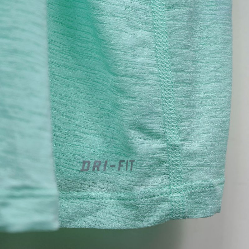 【王以甯 Ines 私服】MCASHA 綠色挖背小背心 + Nike 綠色透膚背心-7