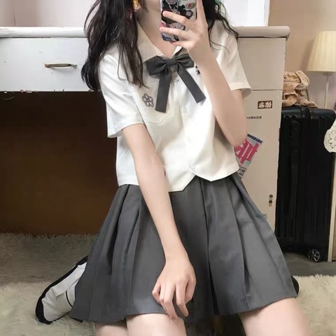日系夏季百搭外穿學院風少女短款上衣百褶裙套裝