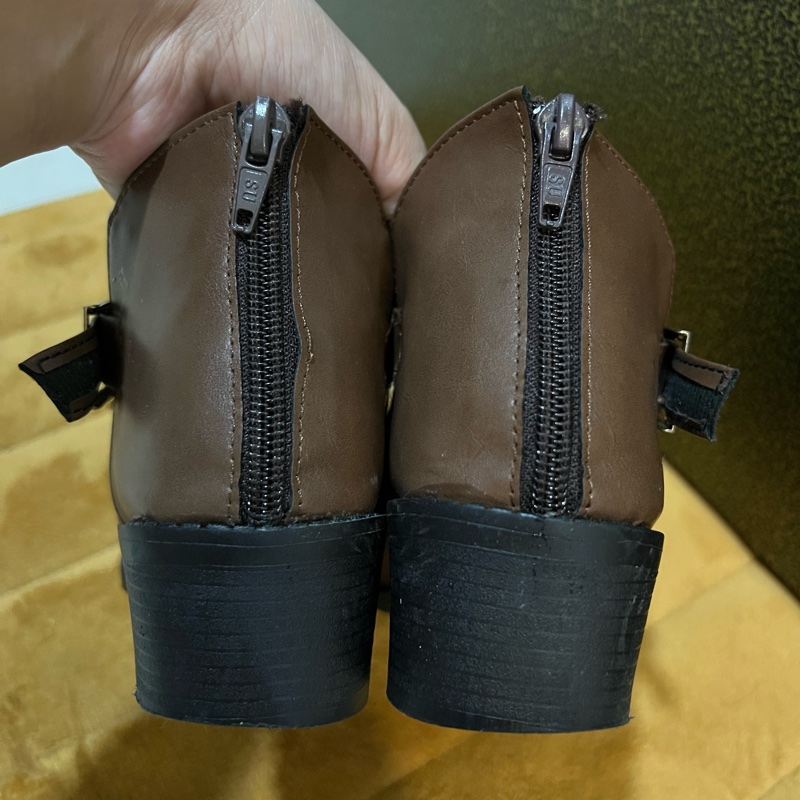 #二手鞋 咖啡色微尖頭短靴（七成新）-2