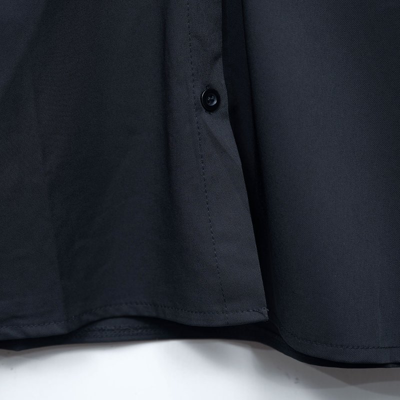 【莎莎私服】黑色刺繡娃娃領排釦上衣-3