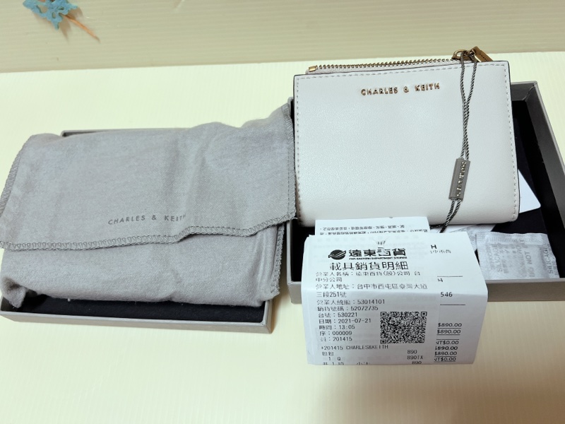 小CK CHarles&keith 素色短夾-0
